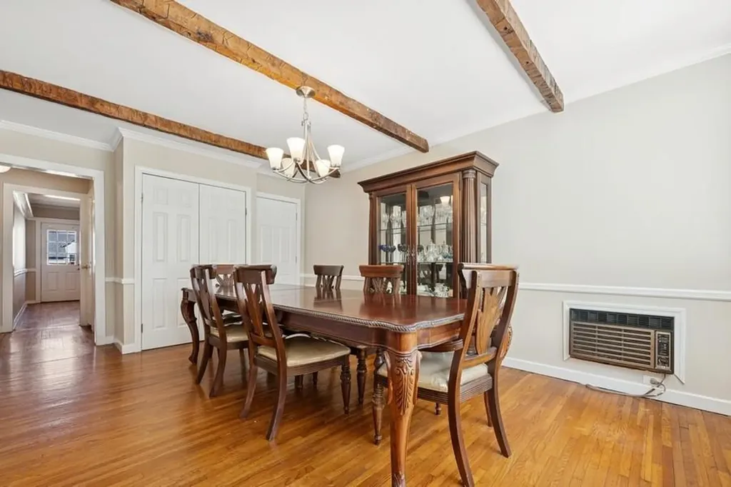 37 Remson Street Valley Stream NY 11580