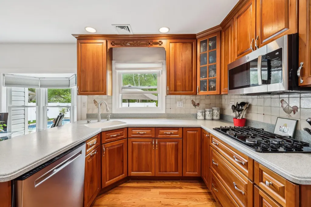 11 Howard Avenue Tappan NY 10983