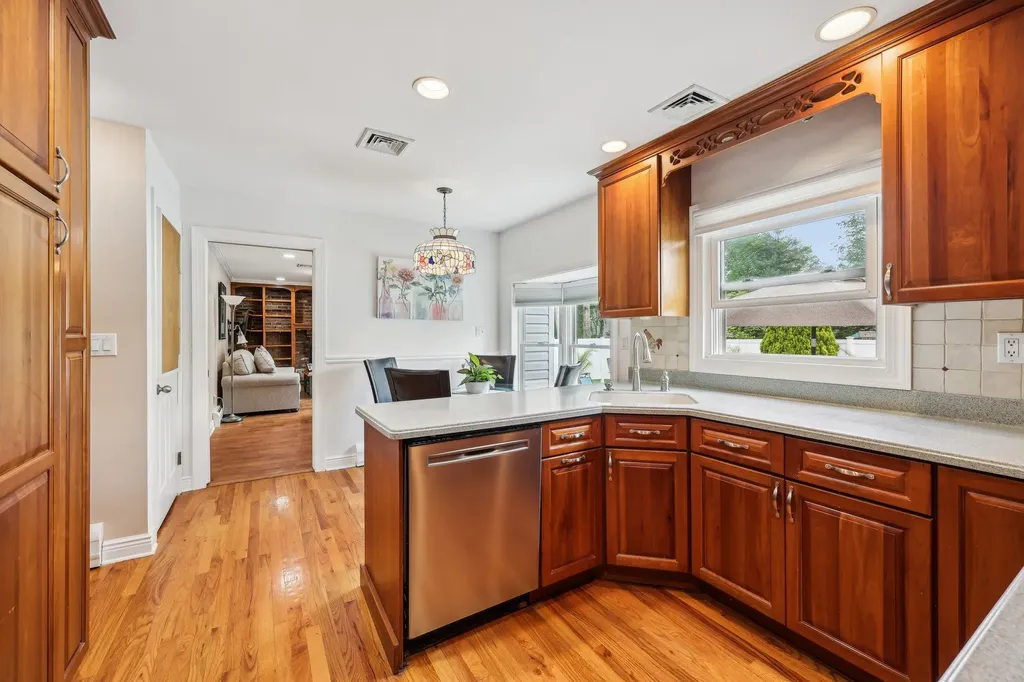 11 Howard Avenue Tappan NY 10983