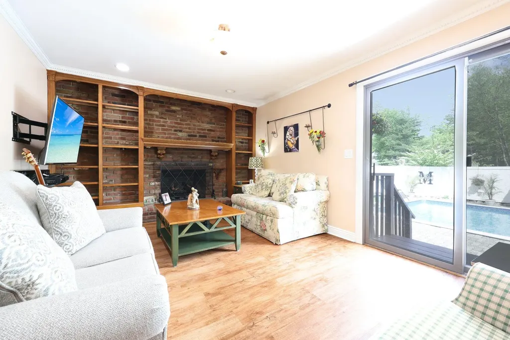 11 Howard Avenue Tappan NY 10983