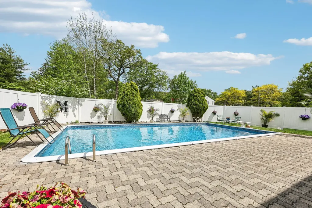 11 Howard Avenue Tappan NY 10983
