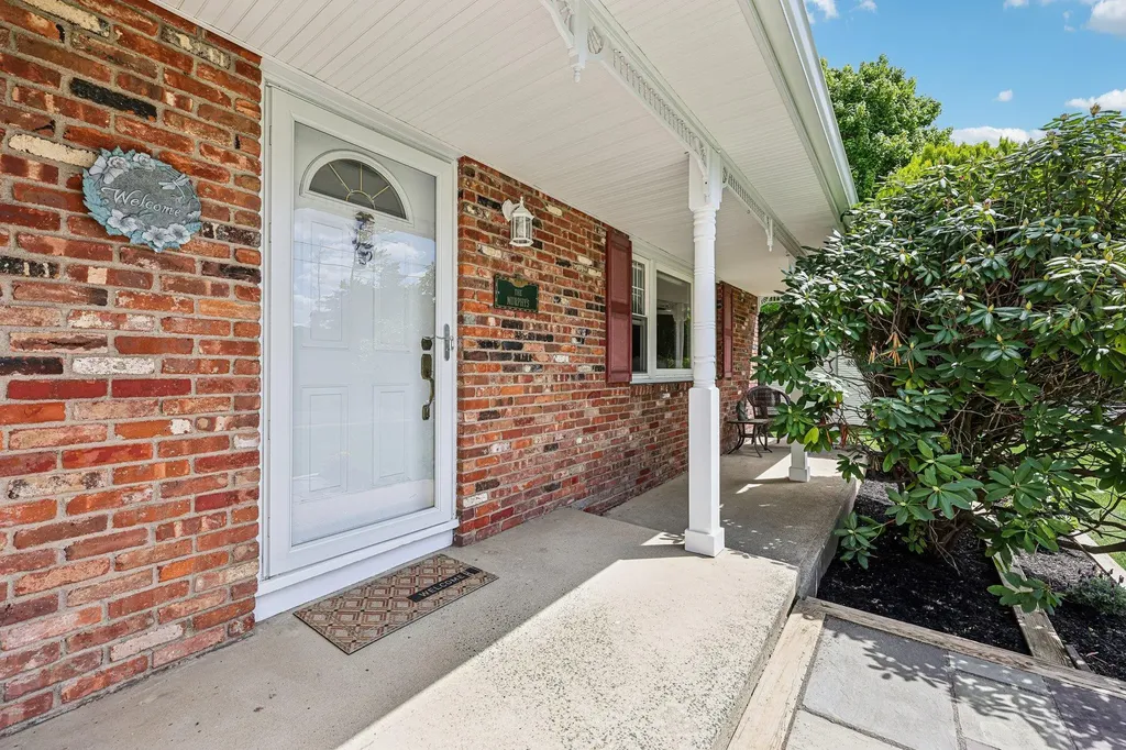 11 Howard Avenue Tappan NY 10983