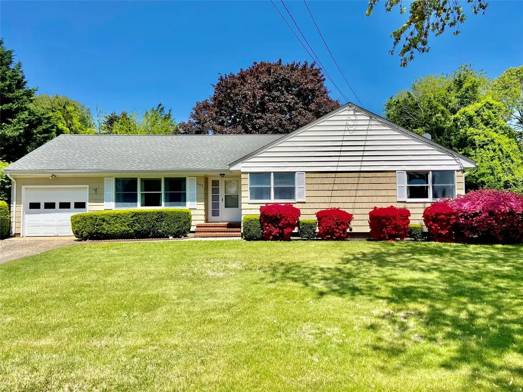 265 Custer Avenue Southold NY 11971