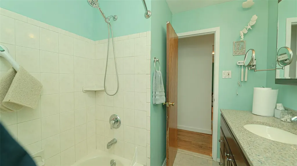 218 12th Avenue West Babylon NY 11704