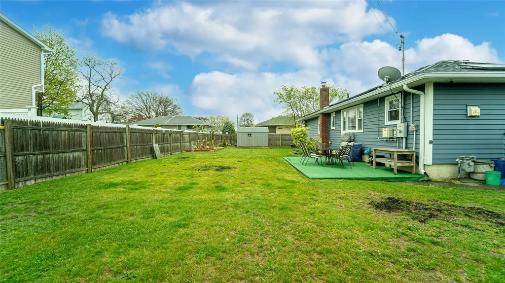 218 12th Avenue West Babylon NY 11704