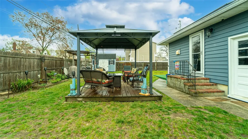 218 12th Avenue West Babylon NY 11704