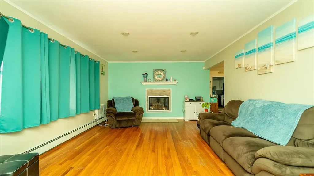 218 12th Avenue West Babylon NY 11704