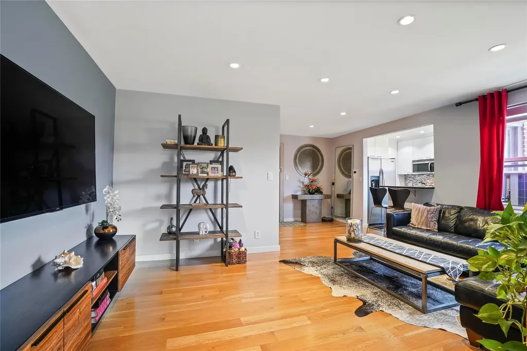 5221 65th Place Maspeth NY 11378