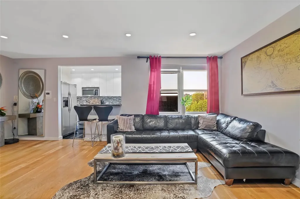 5221 65th Place Maspeth NY 11378