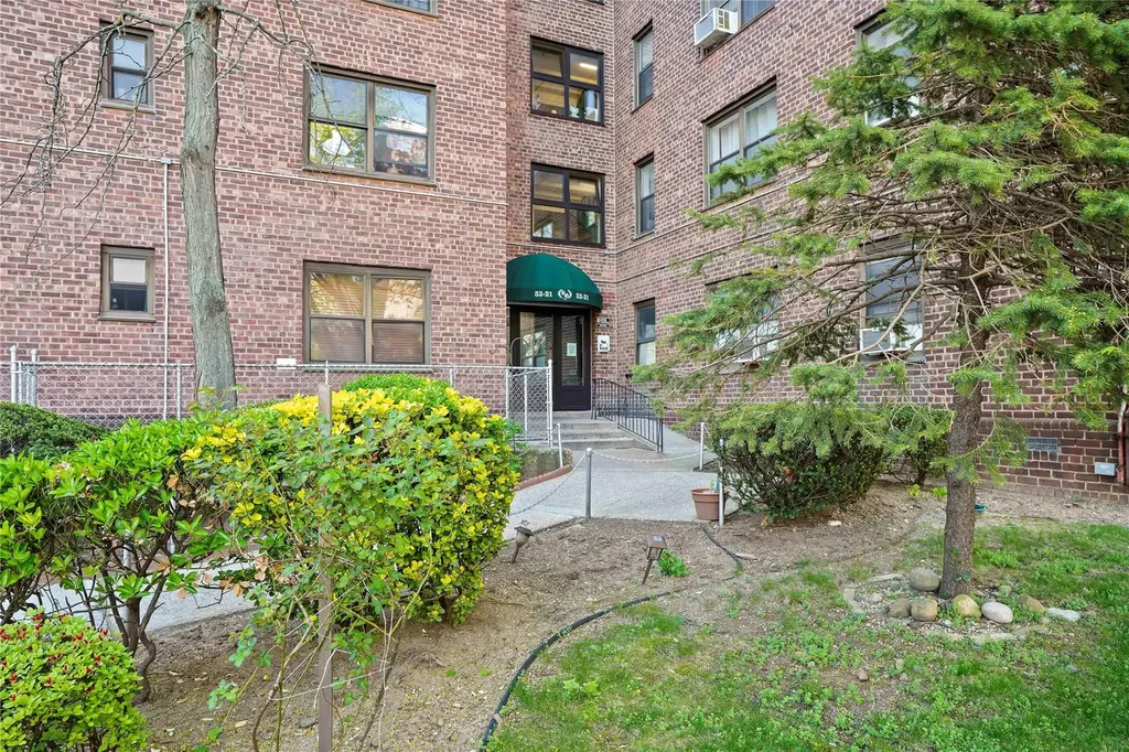 5221 65th Place Maspeth NY 11378