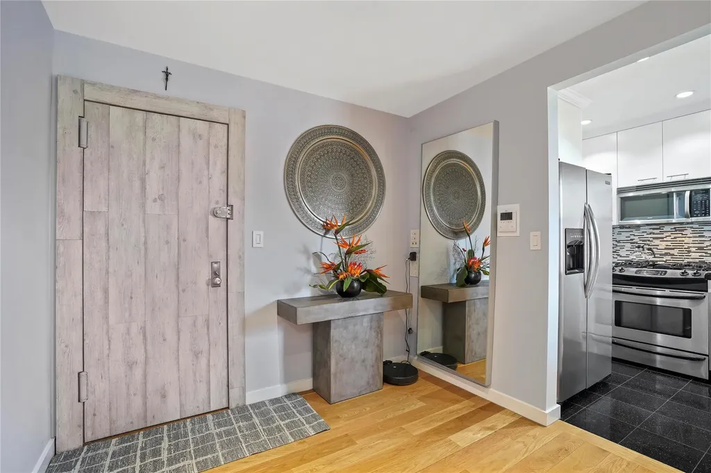 5221 65th Place Maspeth NY 11378