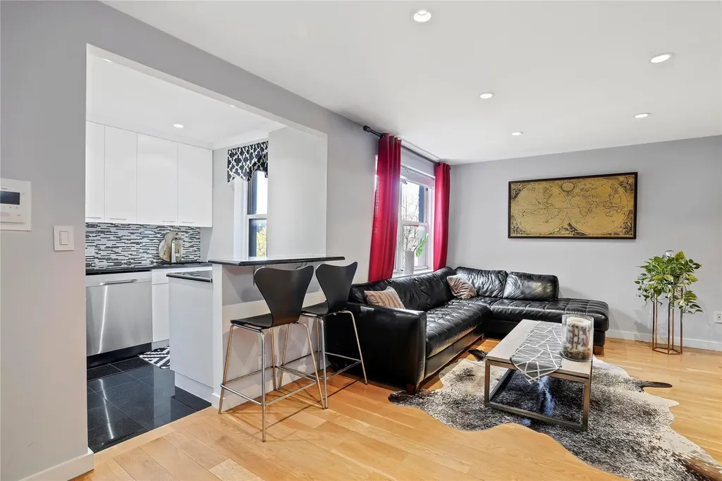 5221 65th Place Maspeth NY 11378
