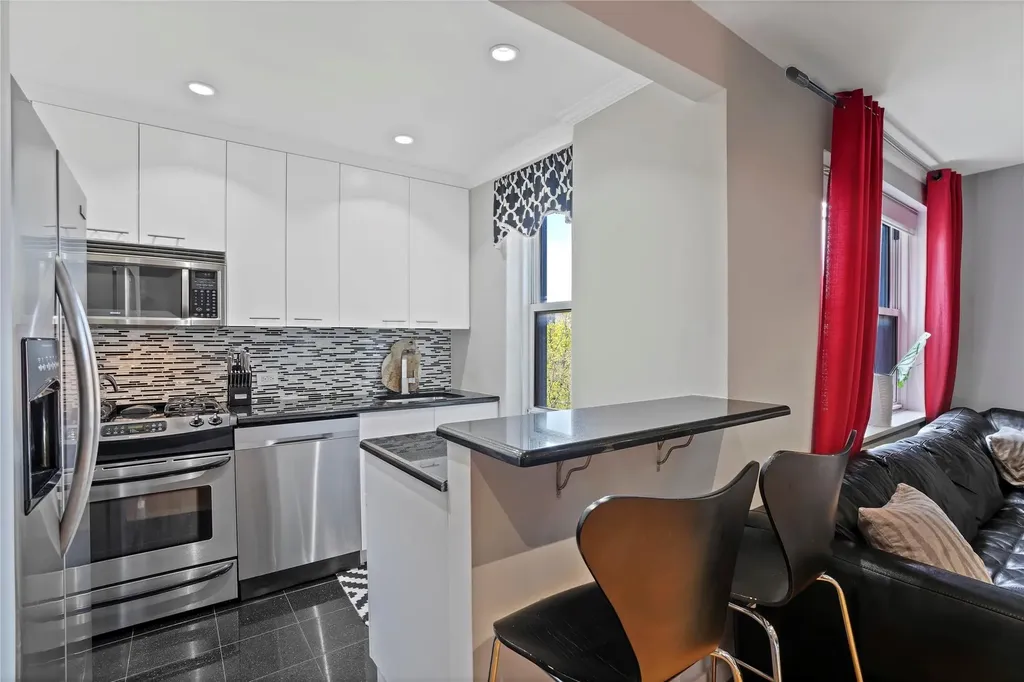 5221 65th Place Maspeth NY 11378