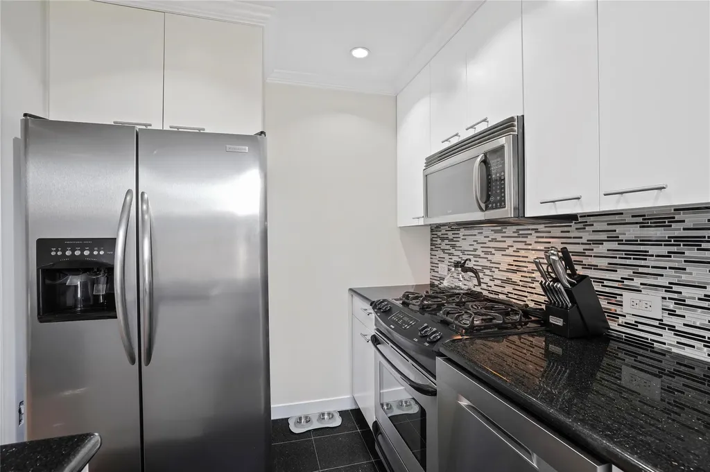 5221 65th Place Maspeth NY 11378