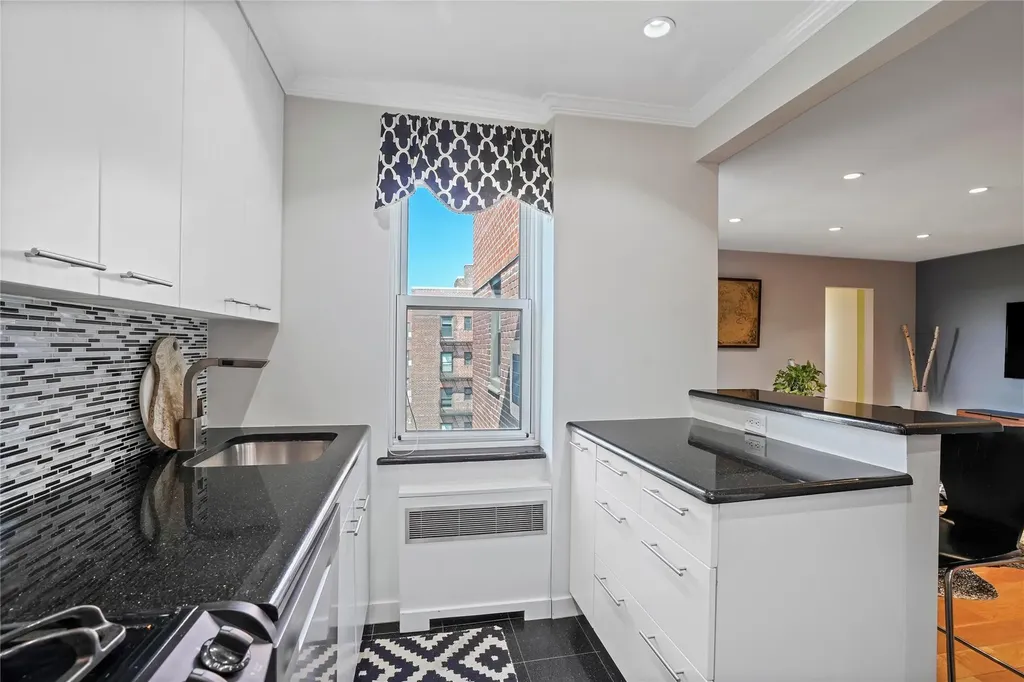 5221 65th Place Maspeth NY 11378