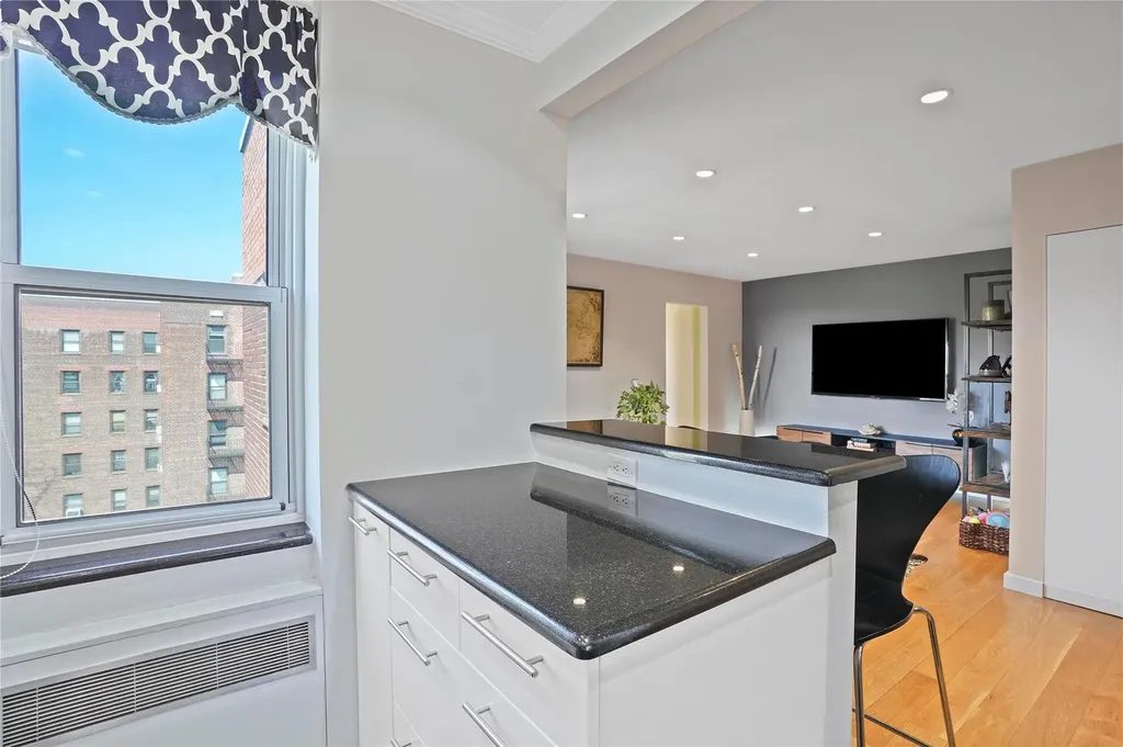 5221 65th Place Maspeth NY 11378