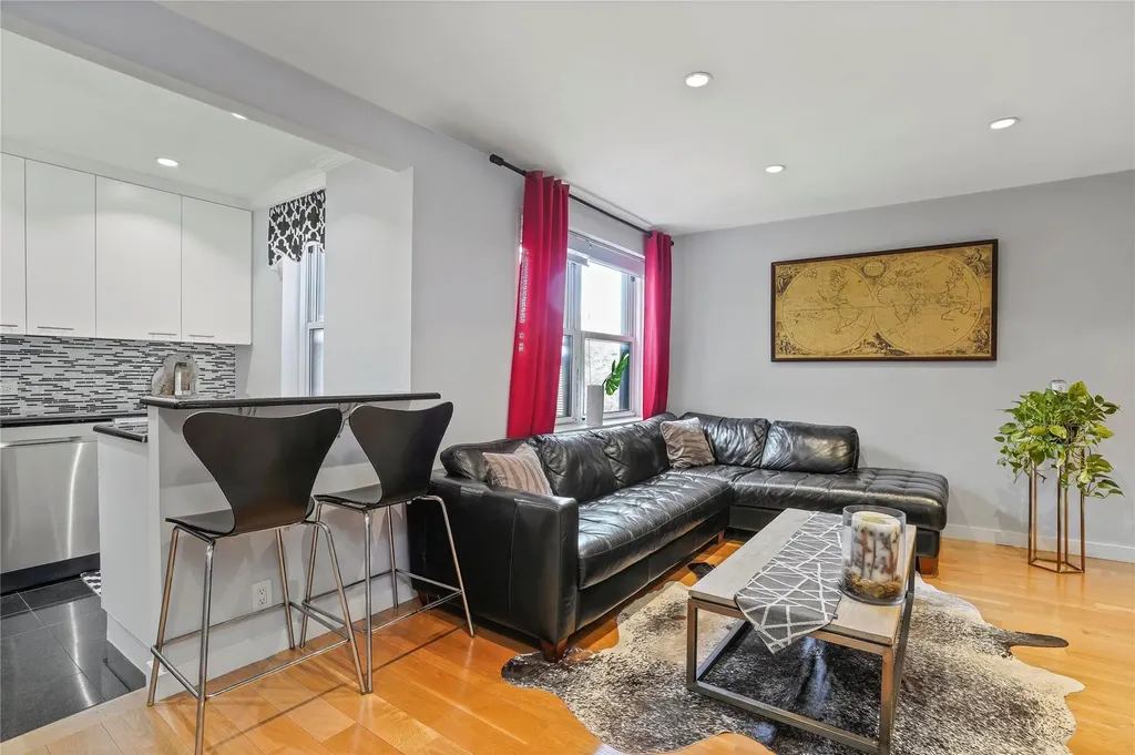 5221 65th Place Maspeth NY 11378