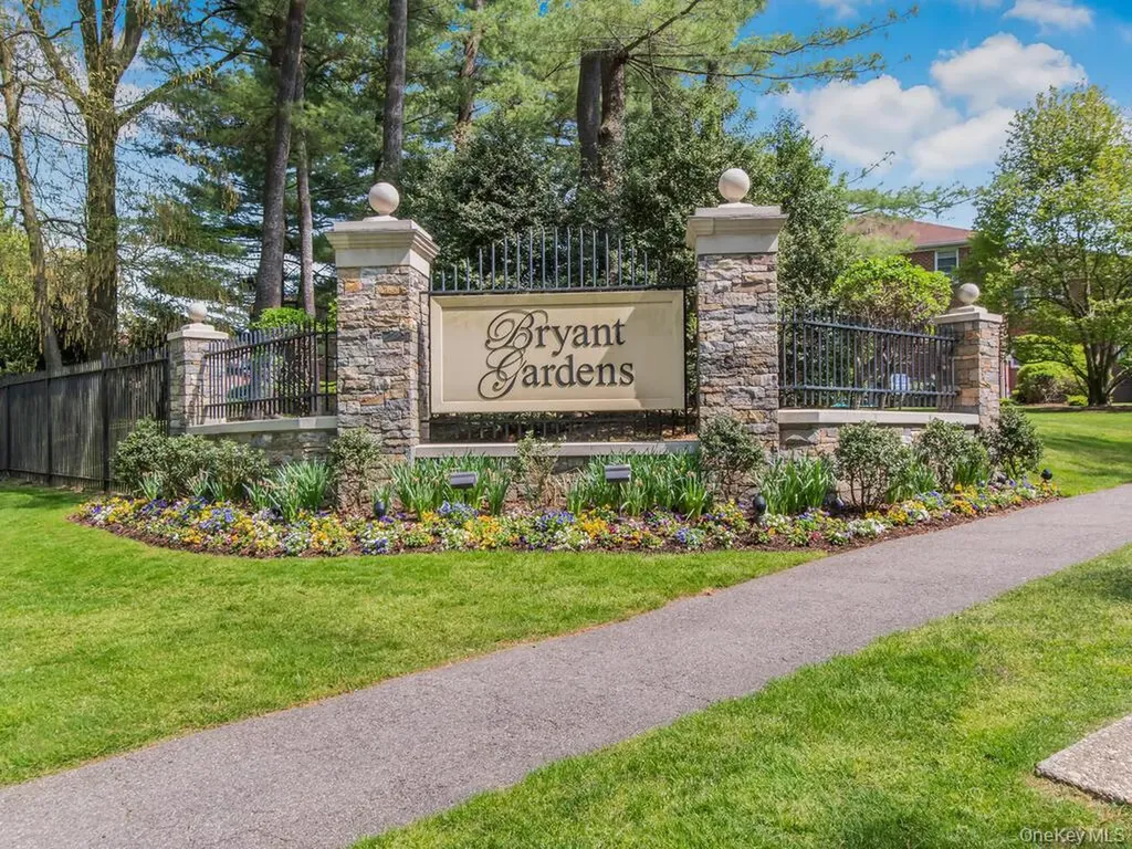 10 Bryant Crescent White Plains NY 10605