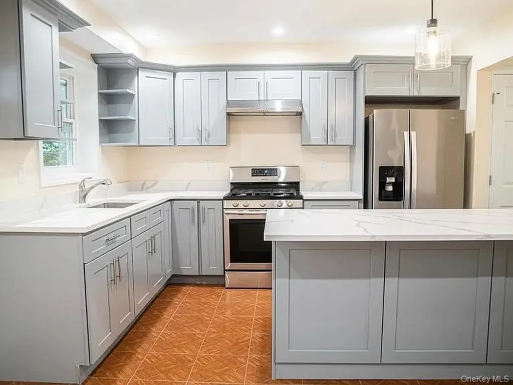 2723 Colden Avenue Bronx NY 10469