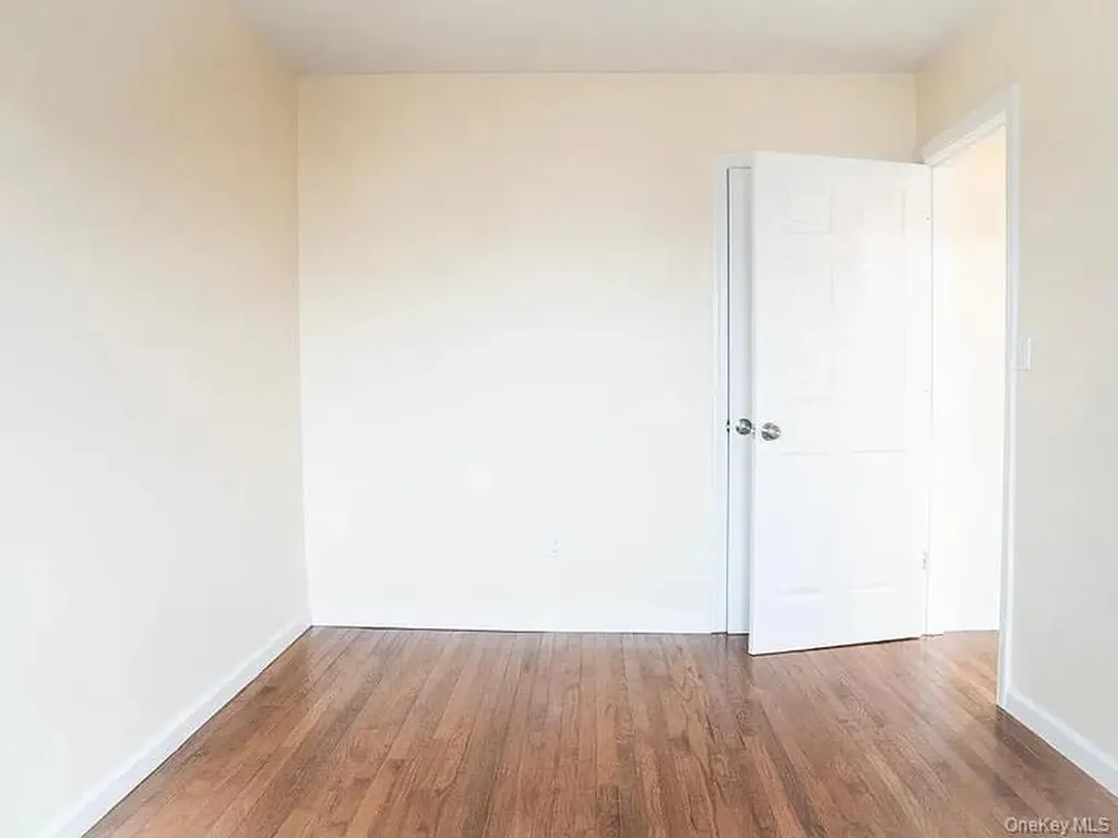 2723 Colden Avenue Bronx NY 10469