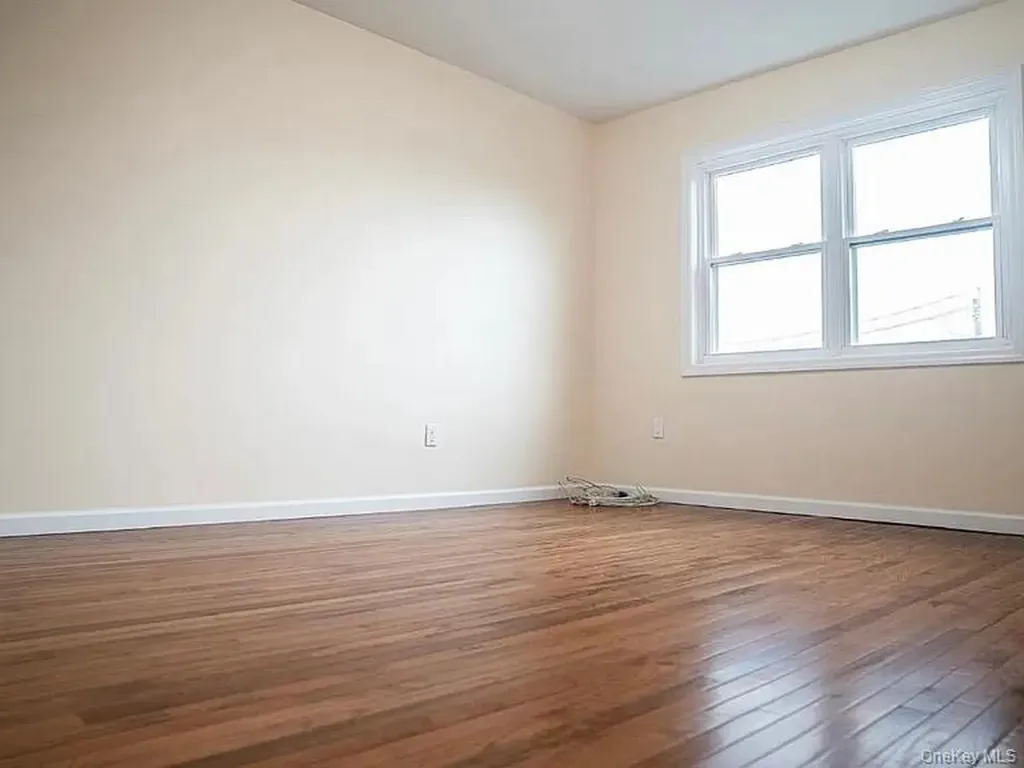 2723 Colden Avenue Bronx NY 10469
