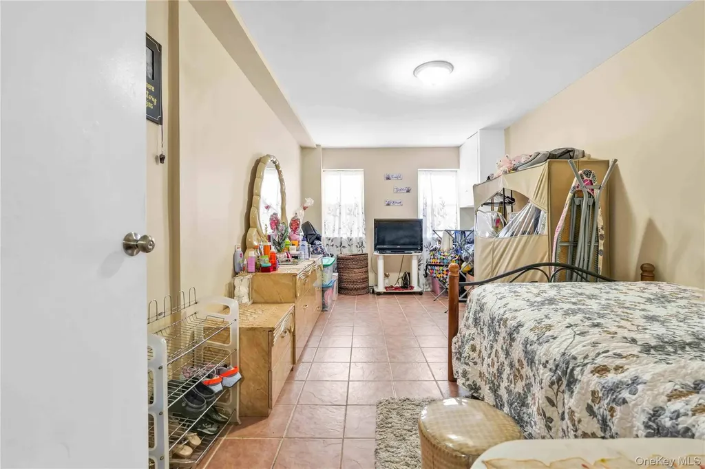 2723 Colden Avenue Bronx NY 10469