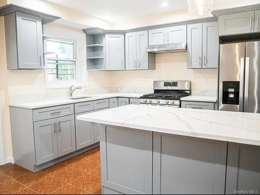 2723 Colden Avenue Bronx NY 10469
