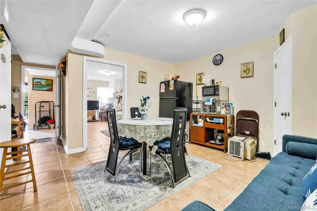 2723 Colden Avenue Bronx NY 10469