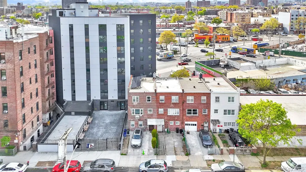 2723 Colden Avenue Bronx NY 10469