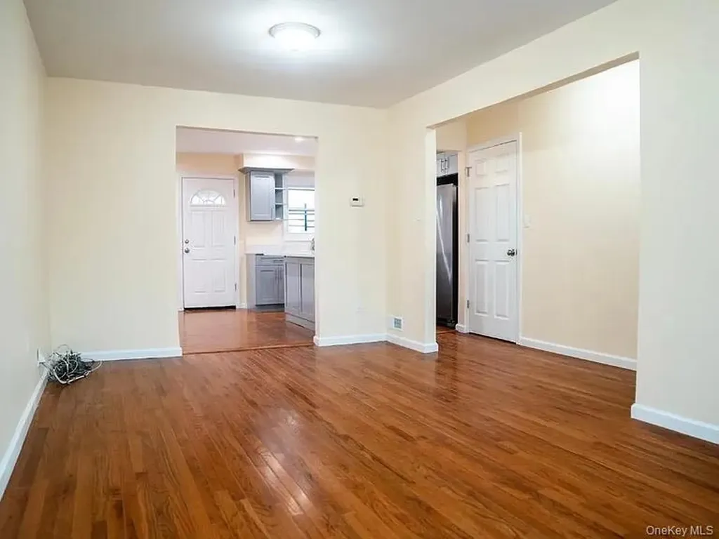 2723 Colden Avenue Bronx NY 10469