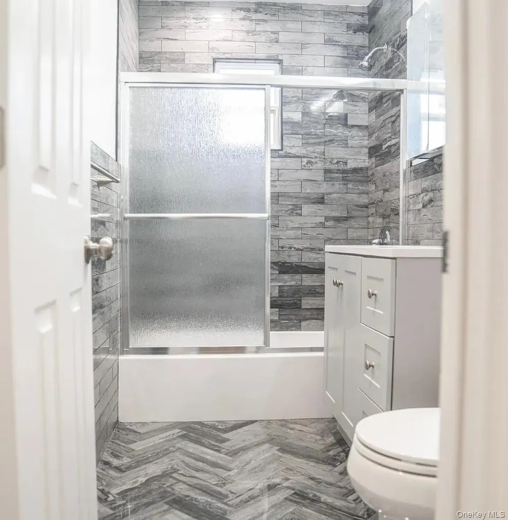2723 Colden Avenue Bronx NY 10469