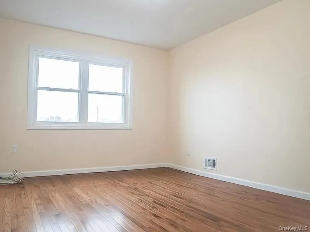 2723 Colden Avenue Bronx NY 10469