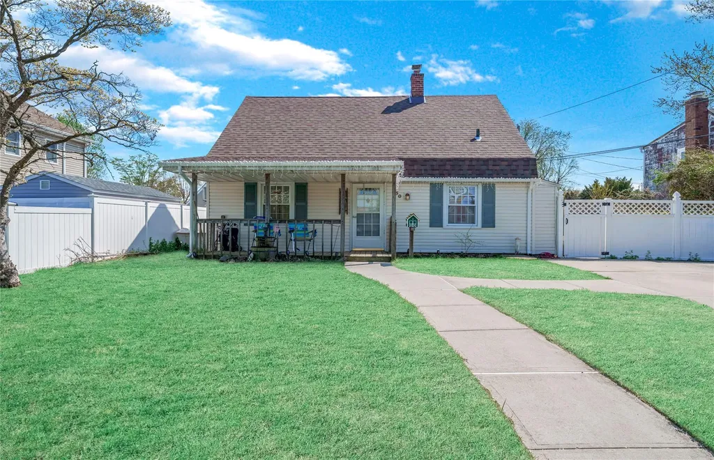 30 Harrow Lane Levittown NY 11756