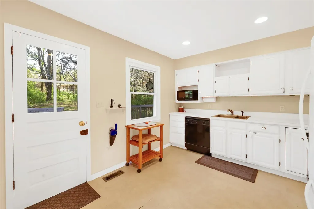 15 Spencer Drive Red Hook NY 12571