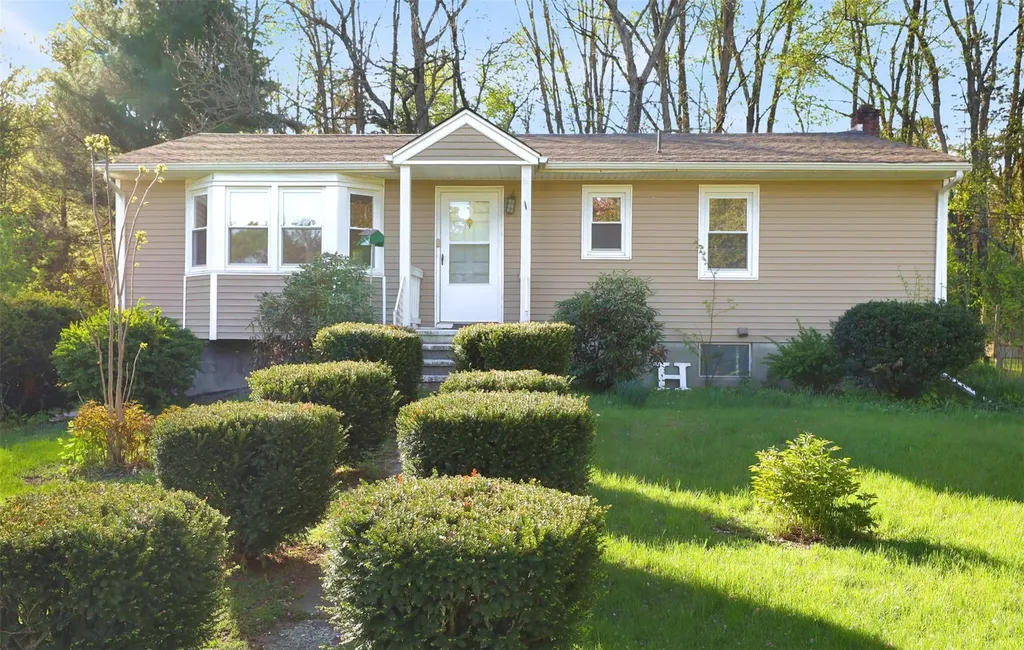 15 Spencer Drive Red Hook NY 12571