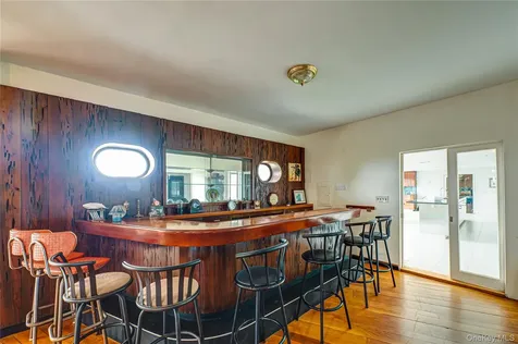 101 West Lane Bay Shore NY 11706