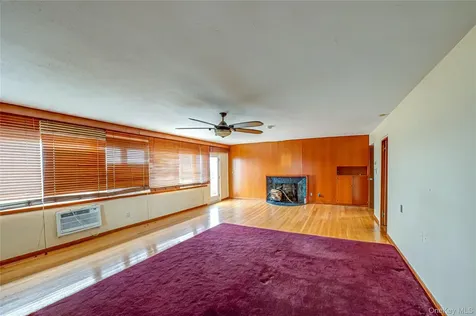 101 West Lane Bay Shore NY 11706