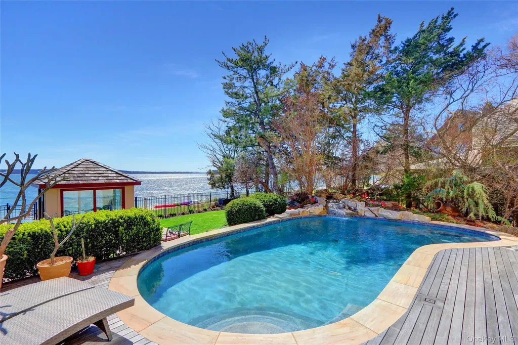 265 Asharoken Avenue Northport NY 11768