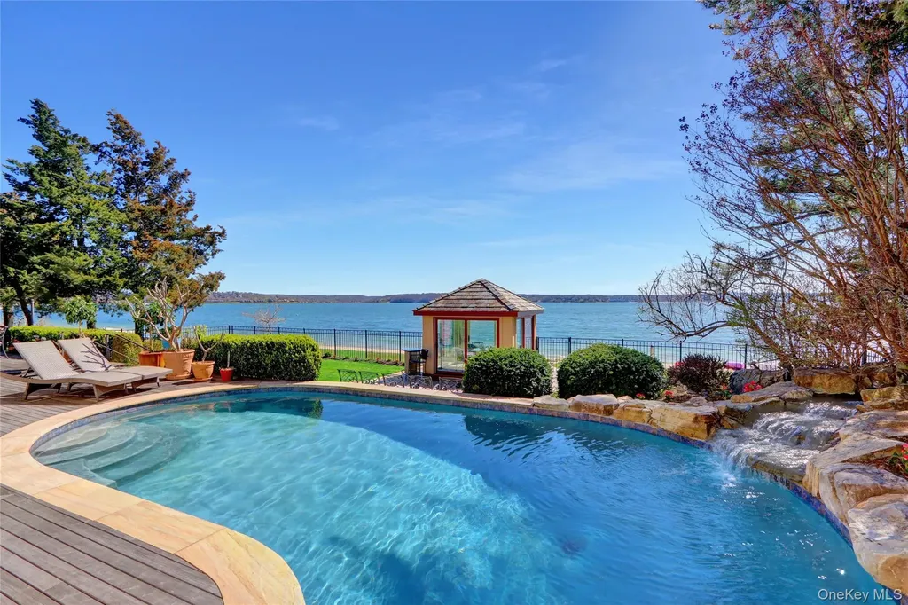 265 Asharoken Avenue Northport NY 11768
