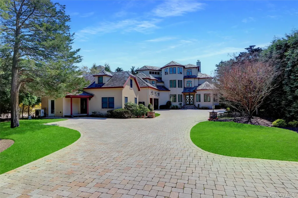 265 Asharoken Avenue Northport NY 11768