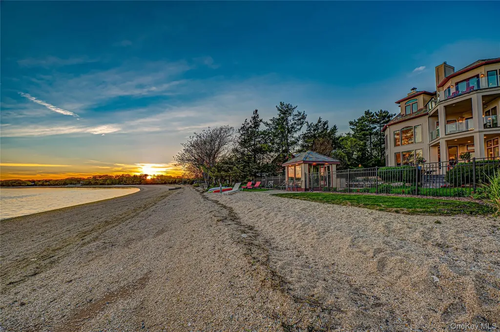 265 Asharoken Avenue Northport NY 11768