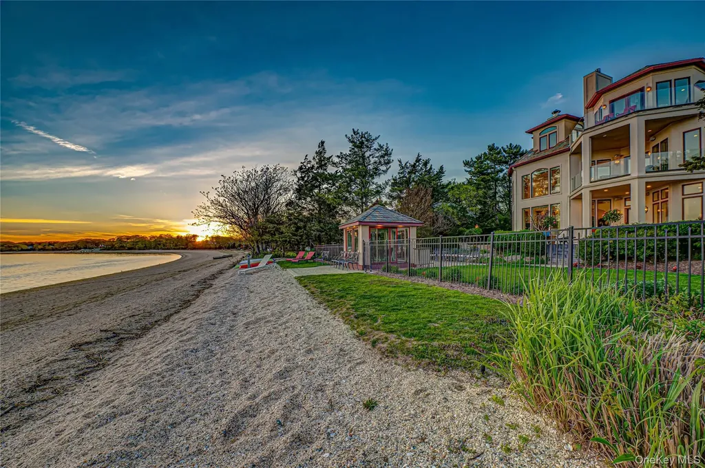265 Asharoken Avenue Northport NY 11768