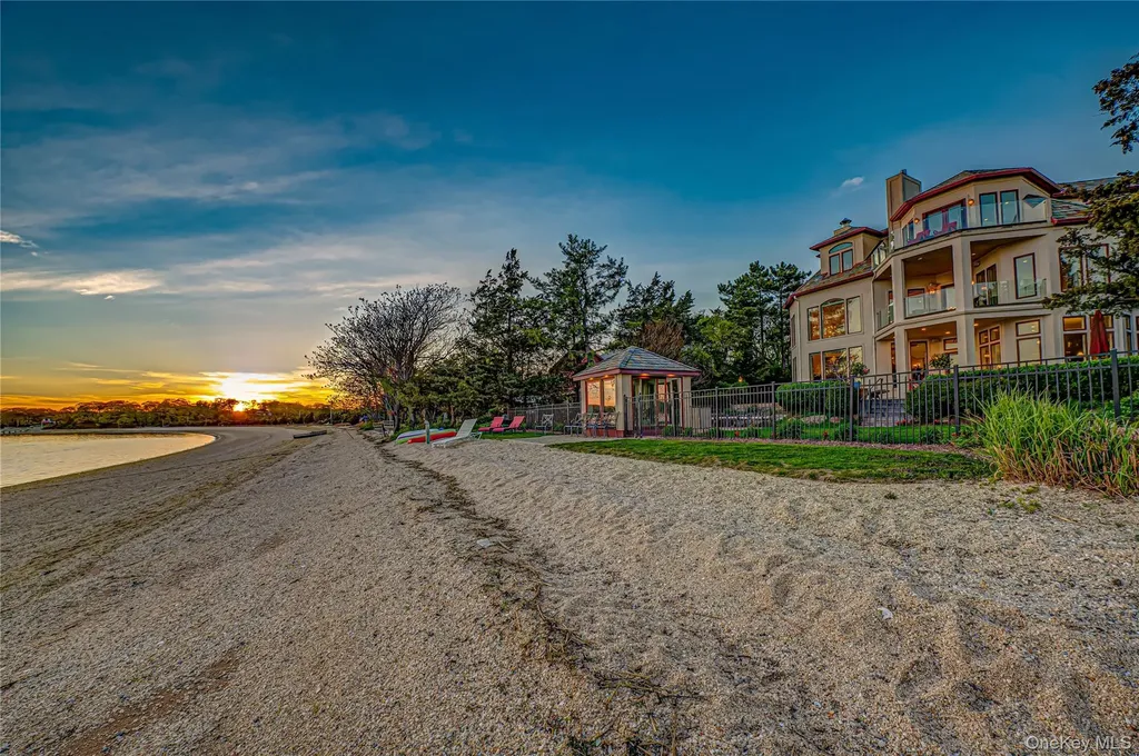 265 Asharoken Avenue Northport NY 11768