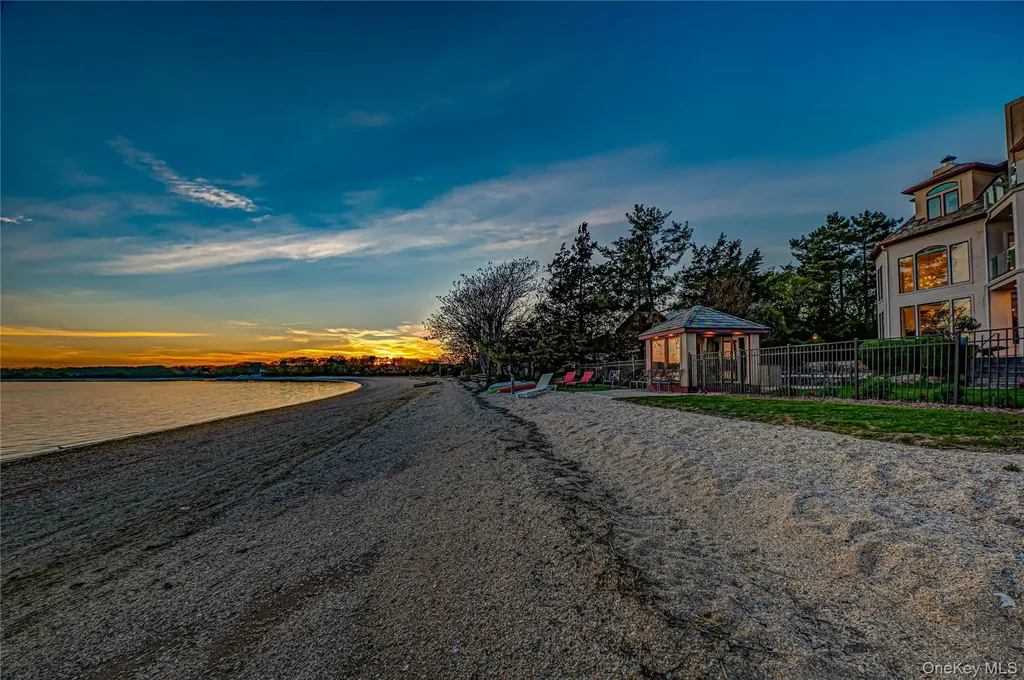 265 Asharoken Avenue Northport NY 11768