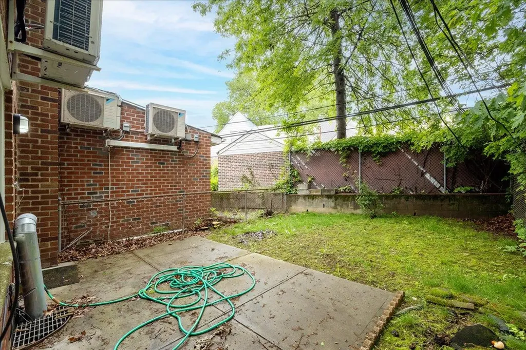 2533 Francis Lewis Boulevard Whitestone NY 11358