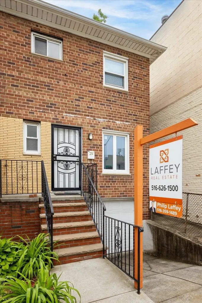 2533 Francis Lewis Boulevard Whitestone NY 11358