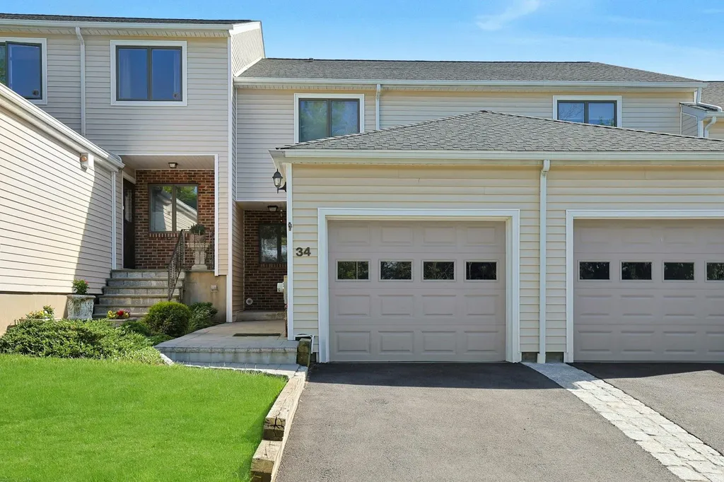 34 Pleasant Ridge Road Valhalla NY 10595