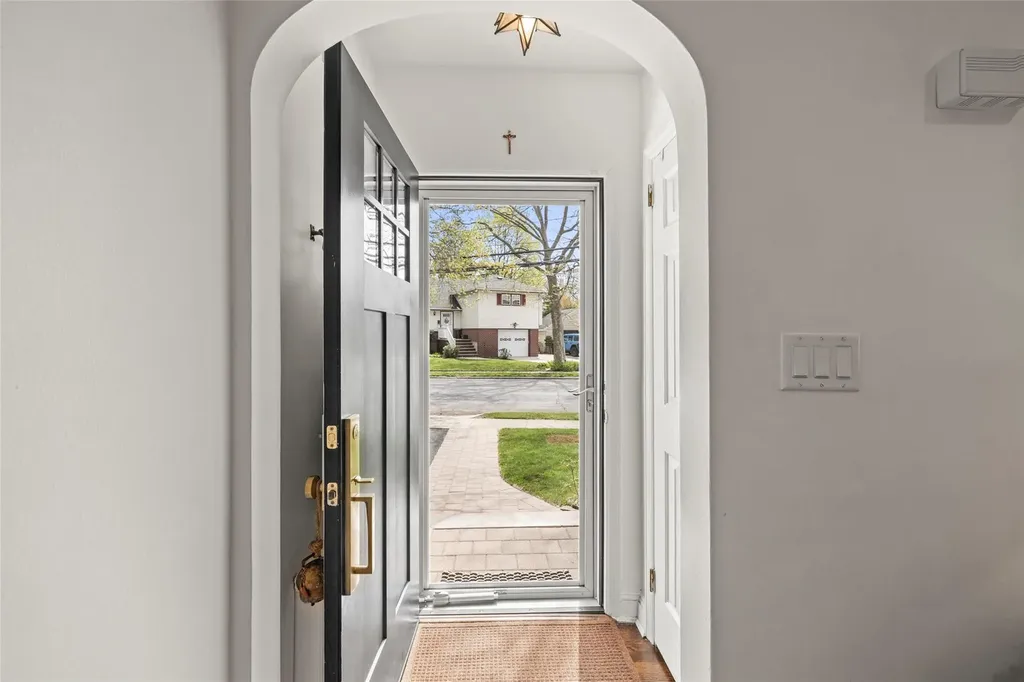 601 Cornwell Avenue Malverne NY 11565