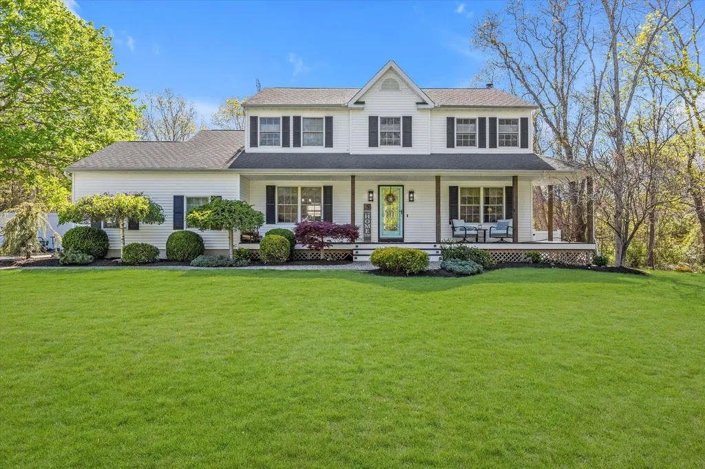 7 Karen Court Wading River NY 11792