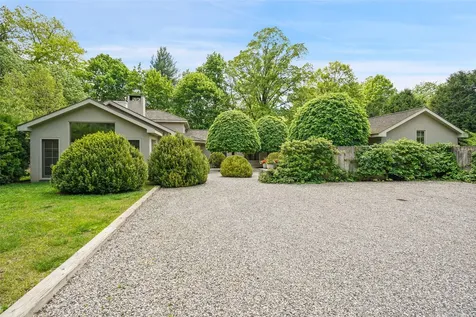 432 Cantitoe Street Bedford NY 10506